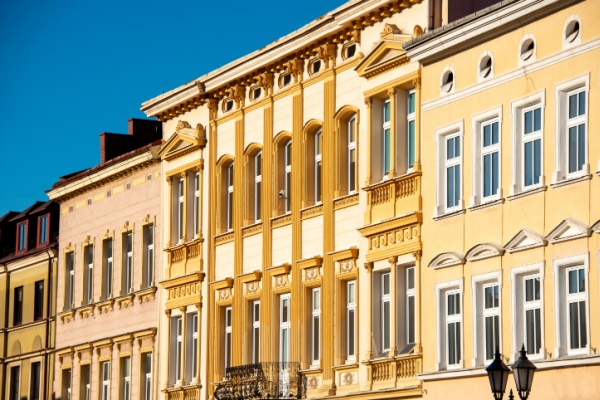 C’est l’histoire d’un propriétaire qui « travaille » dans sa « résidence principale » …